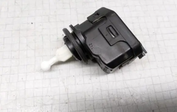 Volkswagen Golf IV Headlight level adjustment motor 1J0941295C