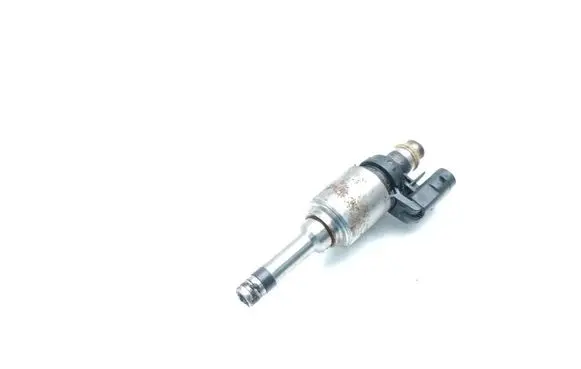 Ford Focus Fuel injector DM5G-9F593-AA