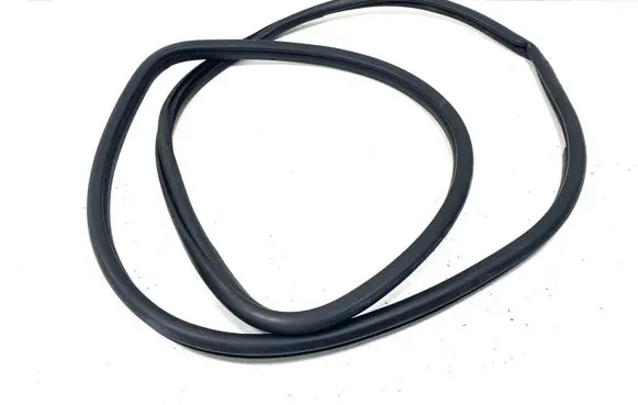 Toyota Avensis T270 Rear door rubber seal (on body) 