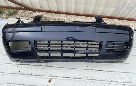 Volkswagen Golf IV Front bumper