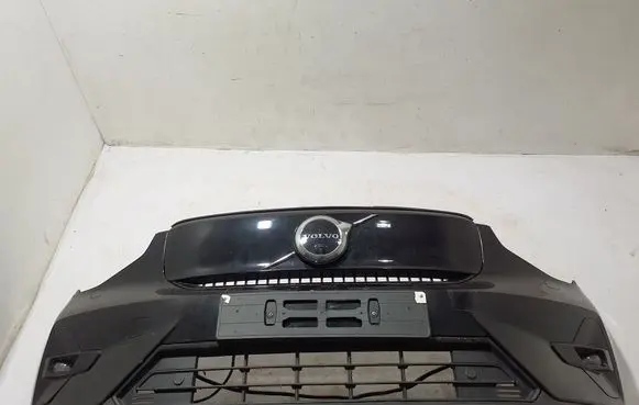 Volvo C40 Front bumper 31690933
