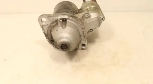 BMW 1 E81 E87 Starter motor 