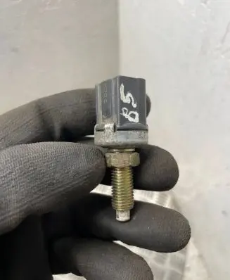 Toyota Avensis T220 Brake pedal sensor switch