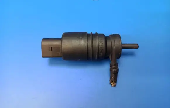 Mercedes-Benz E W210 Windscreen/windshield washer pump