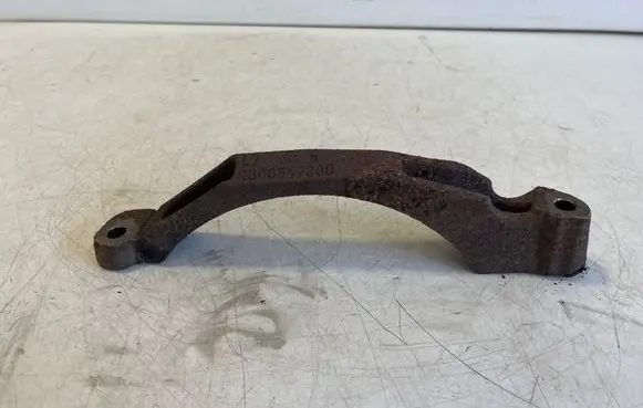 Opel Vivaro Muffler mount bracket/holder 9808547380