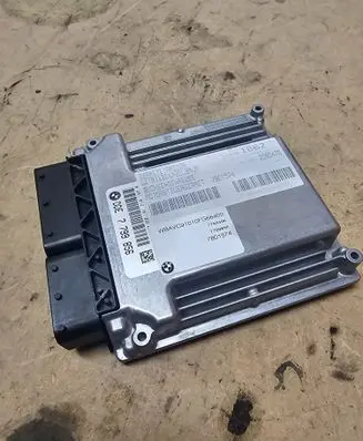 BMW 3 E90 E91 Engine control unit/module 0281012707 7799856