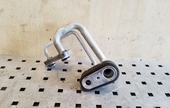 Air conditioning (A/C) pipe/hose