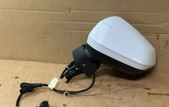 Audi Q3 F3 Front door electric wing mirror 83B857410F 81A857536D 81A857528