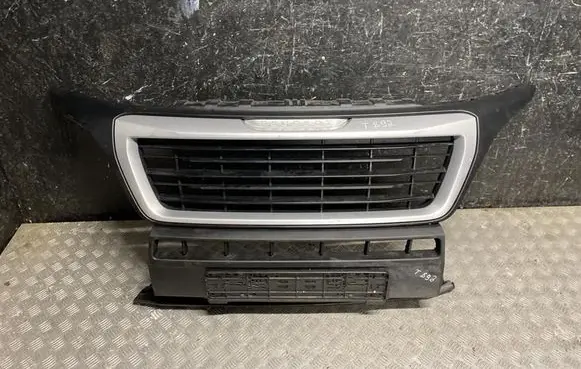 Peugeot Boxer Front grill 1315077070
