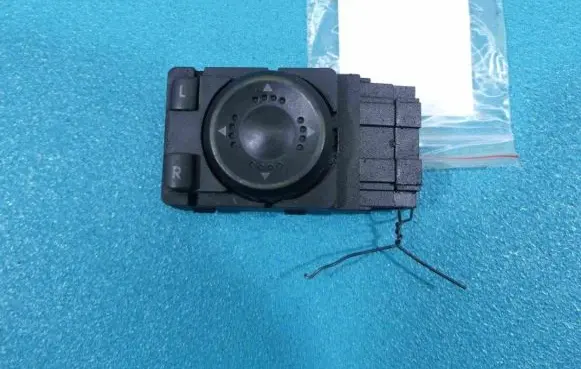 Skoda Octavia Mk1 (1U) Electric window control switch 1U1959565C IMPRK832849