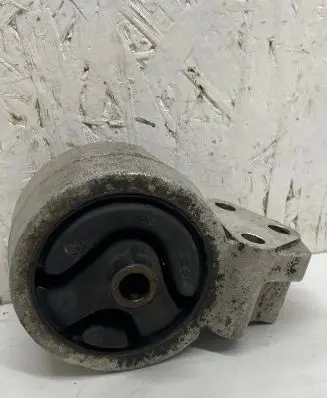 Volvo S40, V40 Engine mount bracket 3318030