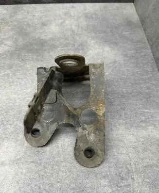 Volkswagen Touran I ABS pump bracket 1K1614235B 197054