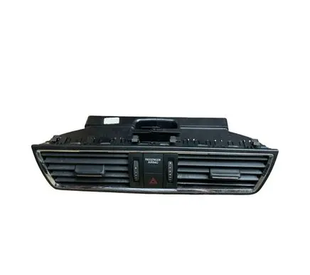 Seat Toledo IV (NH) Dash center air vent grill 5JA820951B 0858100001