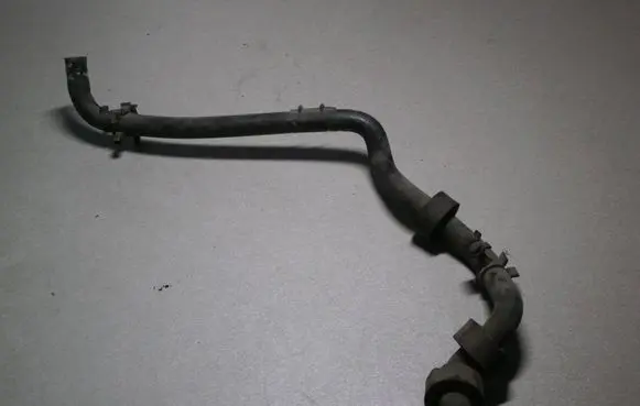 Volkswagen PASSAT B5.5 Engine coolant pipe/hose 3B0122447M