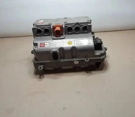 Volkswagen Golf VII Voltage converter inverter 5QE907070C