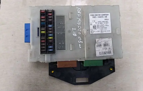 Ford Mondeo MK IV Fuse module 7g9t14a073
