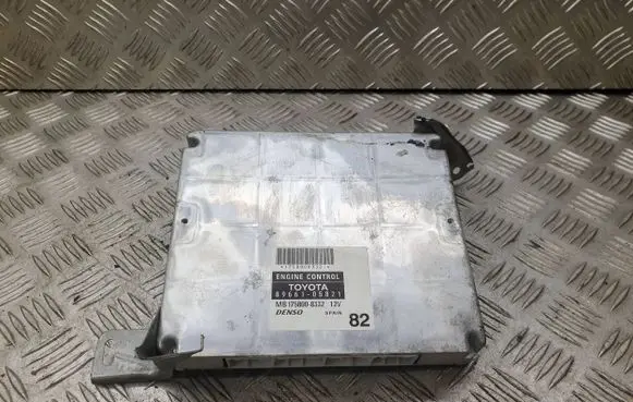 Toyota Avensis T250 Engine control unit/module 8966105821
