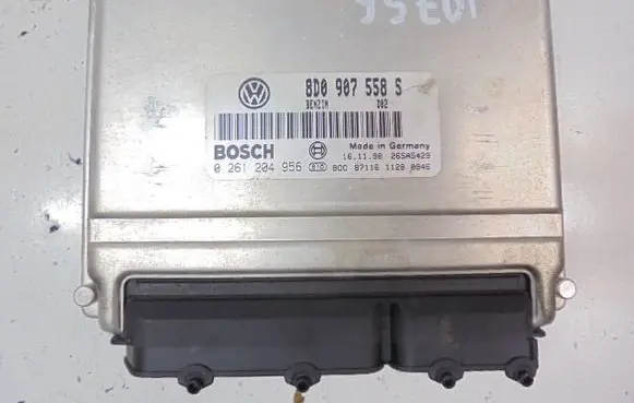 Volkswagen PASSAT B5 Engine control unit/module ECU 8D0907558S