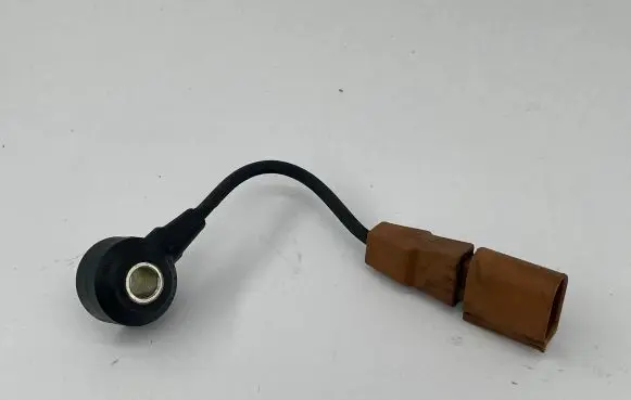 Audi TT TTS Mk2 Detonation knock sensor 06F905377