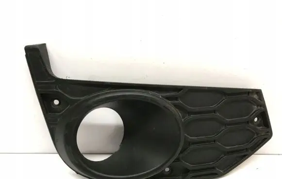 Iveco Daily 6th gen Front bumper lower grill