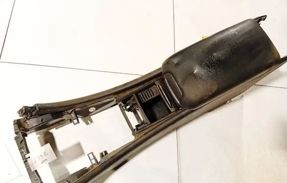 Mercedes-Benz C W203 Center console e037611021