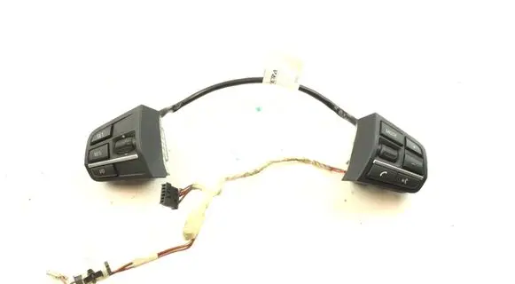 BMW 5 F10 F11 Steering wheel buttons/switches 9229479 610234900D 12051L4M