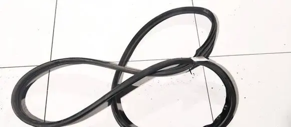 Rubber seal rear door