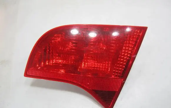 Tailgate rear/tail lights