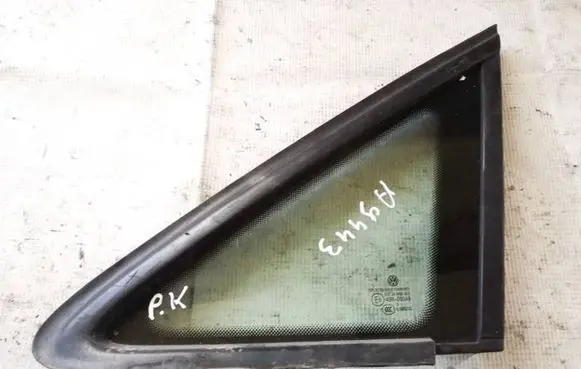 Volkswagen Touran II Front triangle window/glass as2