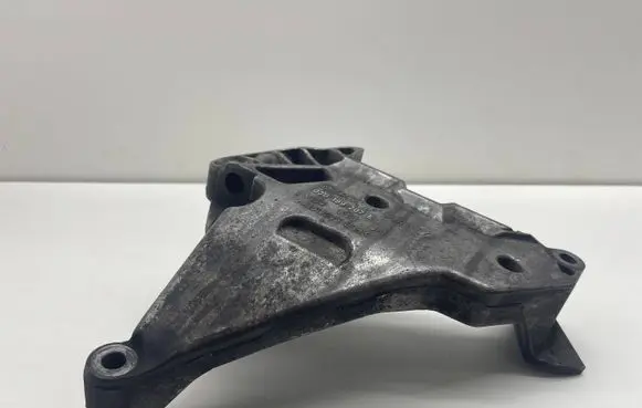Audi A6 S6 C6 4F Engine mounting bracket 03G199207E