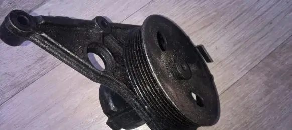 Volvo S40, V40 Power steering pump 26034123