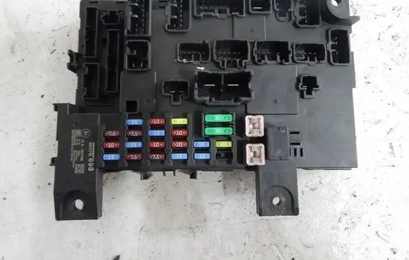 Mitsubishi Outlander BSM Control unit 8637B698