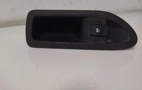 Renault Laguna II Electric window control switch 8200016014