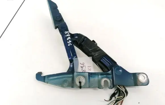 Audi A6 S6 C5 4B Tailgate/trunk/boot hinge 4B5827301