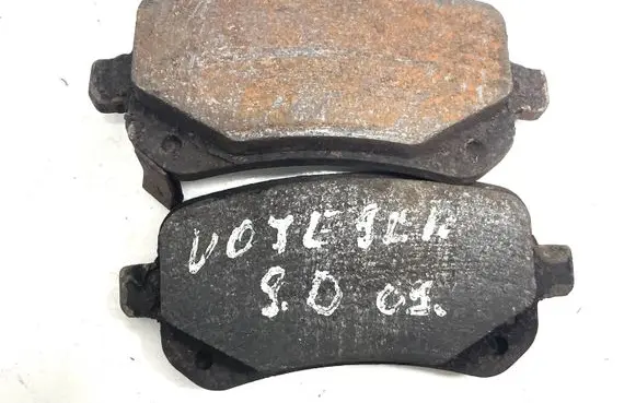 Chrysler Town u0026 Country V Brake pads (rear) 1095021882S 90R011192617 70141129