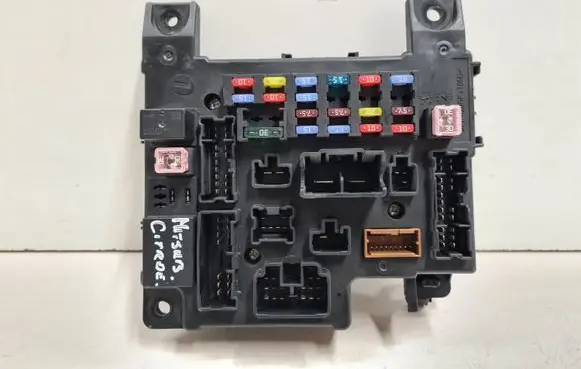 Mitsubishi Outlander Fuse module 8637A319 L8637002A 519087A18
