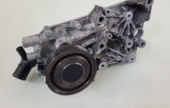 Opel Insignia B Water pump 55501353