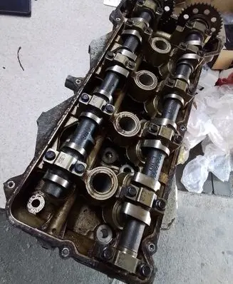 Cadillac STS Seville Engine head 1647155 1647489