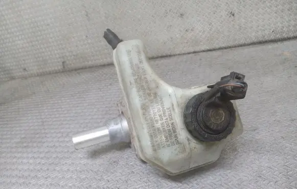Volkswagen PASSAT B6 Master brake cylinder 3C1611301