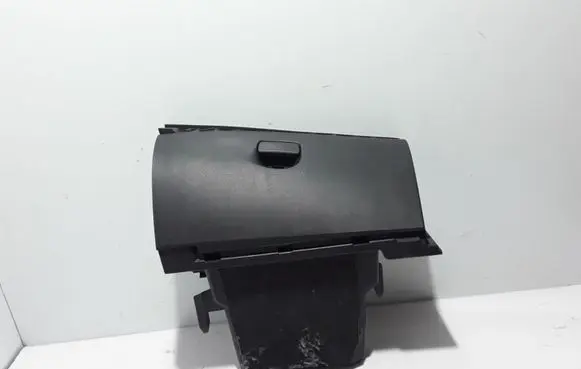 Renault Megane III Glove box 681083896R