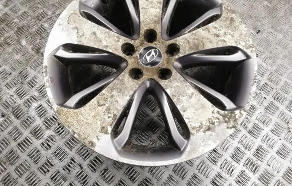 Hyundai Santa Fe R18 alloy rim 