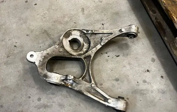 Mercedes-Benz GL X166 Rear control arm 16605
