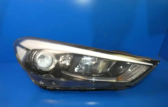 Hyundai Tucson TL Headlight/headlamp 92102-D7110 R009D110NXR