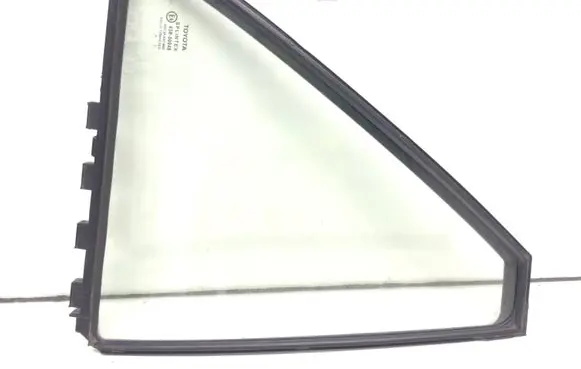 Toyota Avensis T250 Rear vent window glass 6818805050 E643r00048 D0t24as2m68