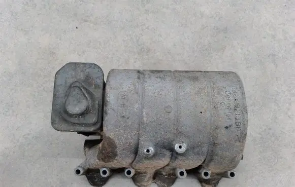 Volkswagen Caddy Intake manifold 038129713BE