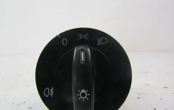 Volkswagen PASSAT B6 Light switch 