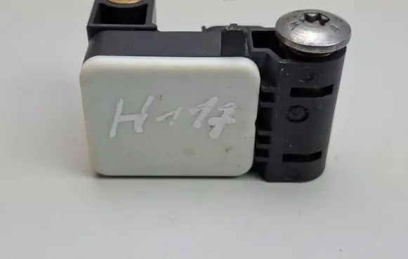 BMW 3 E90 E91 Airbag deployment crash/impact sensor 6911003 0285003900 110313