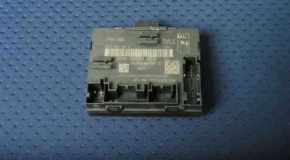 Audi A3 S3 8V Door control unit/module 5Q0959393B