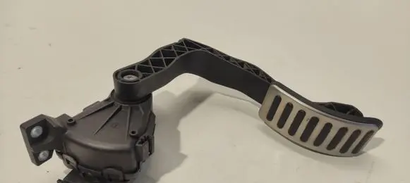 Volkswagen Phaeton Accelerator throttle pedal 3D1721503J