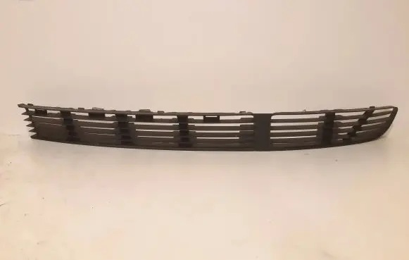 Volkswagen PASSAT B5 Front bumper lower grill 3B0853677B